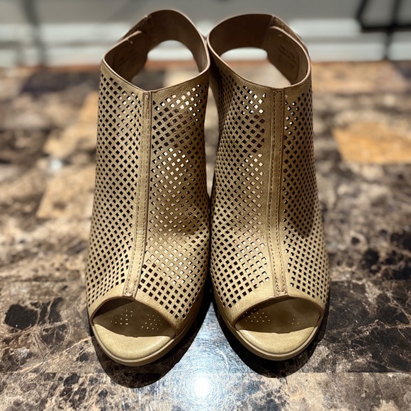 KS2 Heels Perforated Peep Toe Velcro Back Cutout Stacked Heel Bootie - Picture 2 of 6